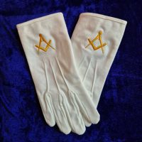 Luvas brancas com símbolo
